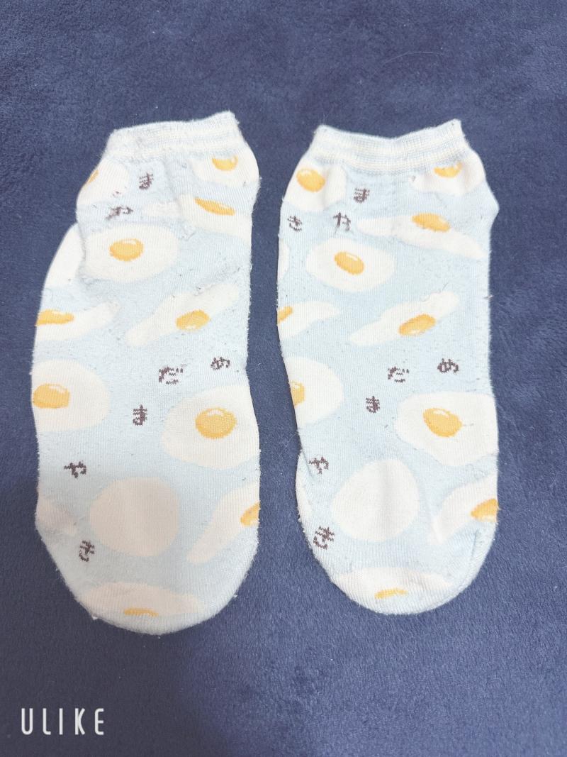 たまごの下、足のにおい。休日ローテ靴下の裏ばなし。