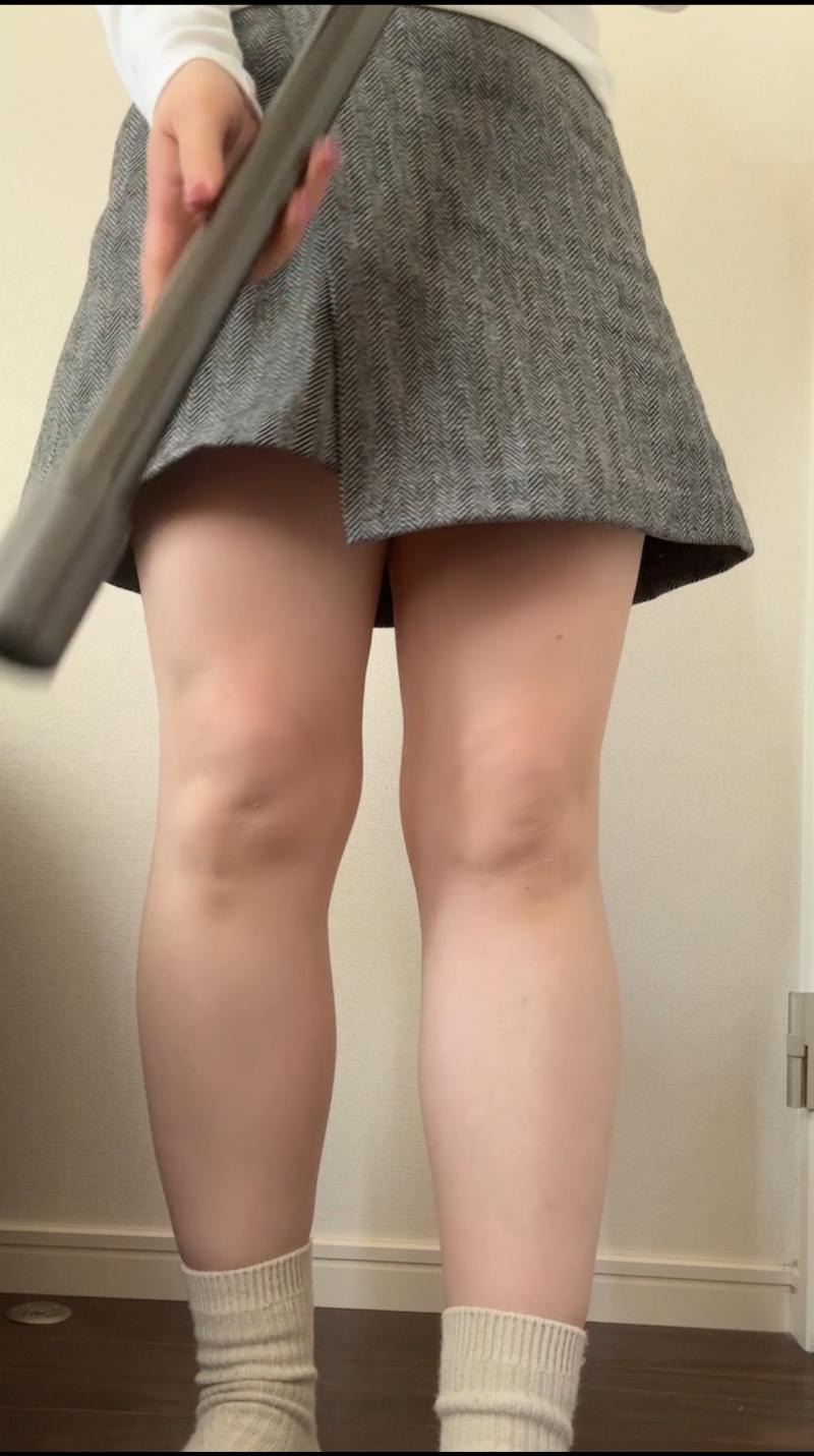 靴下で全身をいじめてチンチン勃起したら掃除機で吸ってあげる