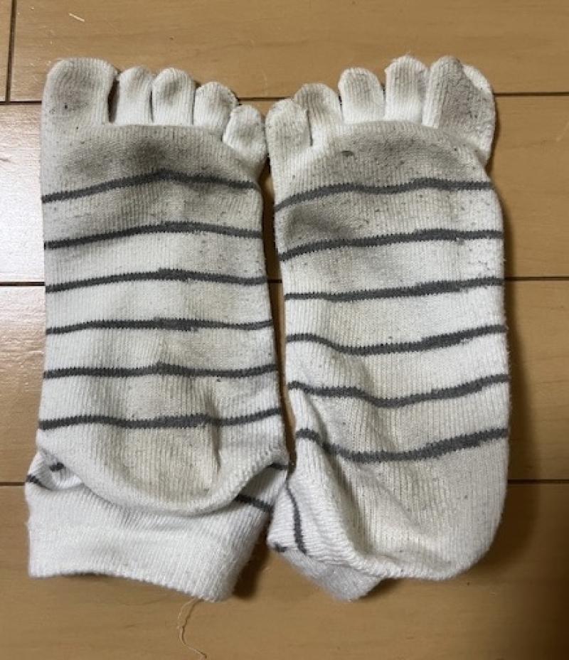 指の間まで臭う5本指ソックス