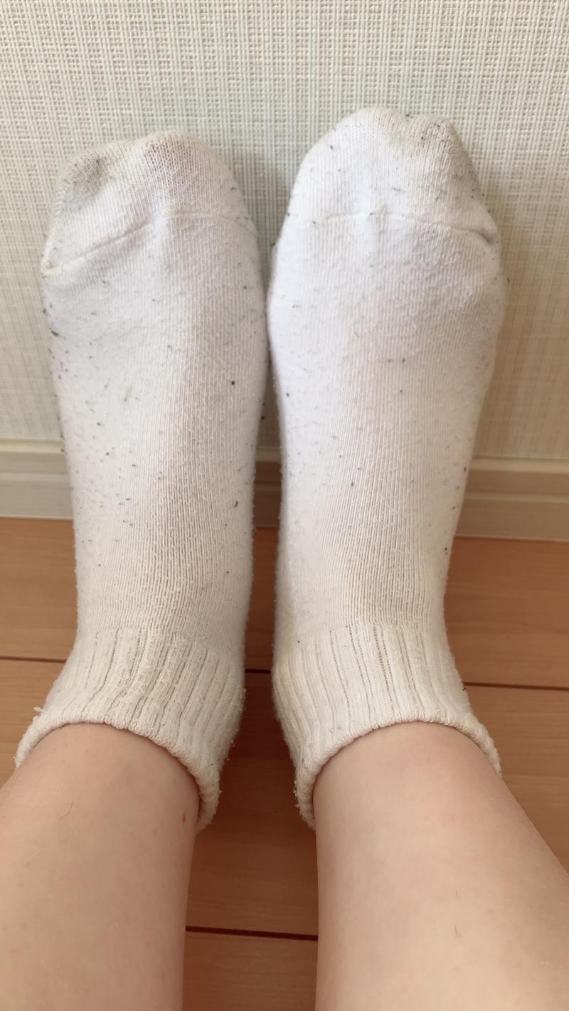汚ったない足跡靴下
