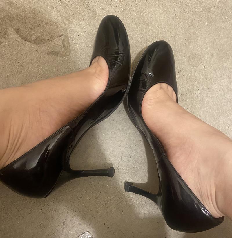 OLの5年履き激臭エナメルピンヒール♡