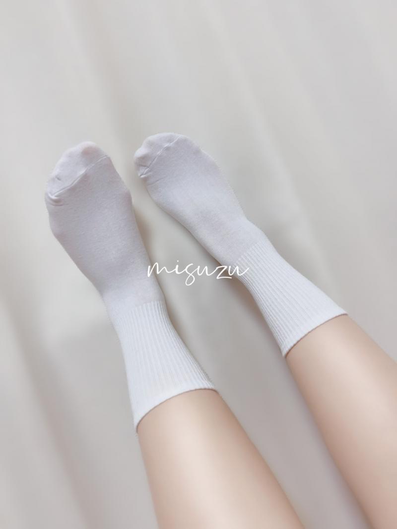 汗で蒸れ蒸れ白ソックス３日履き