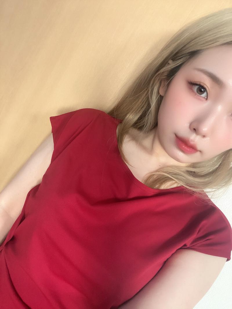 5日着用！ワキガ臭ムンムン♡赤のトップス♡