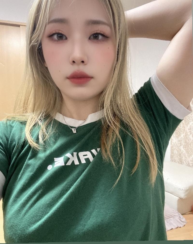 ぴっちぴちワキガ臭Tシャツ♡