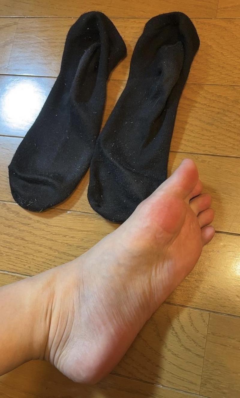 返品不可✖︎1週間着用絞れちゃうびちゃびちゃ足汗激臭靴下