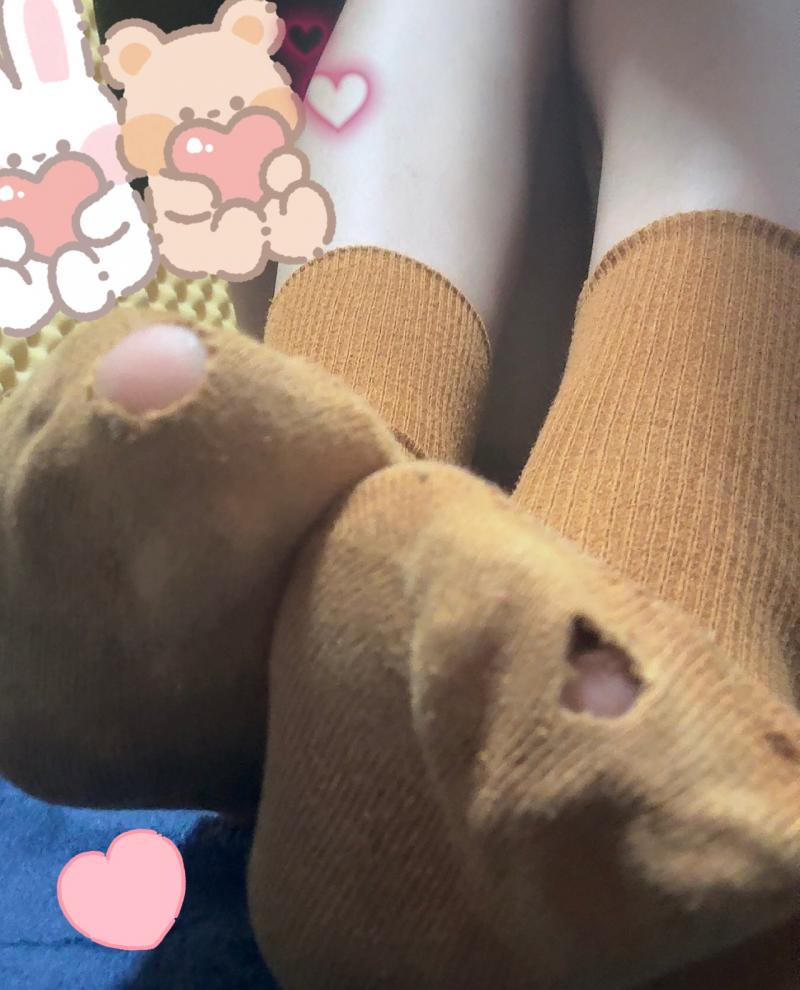 【ぐっしょり汗染み靴下】あいちゃんの香りに染まったココロ癒されるきらりん綺麗な夕日色