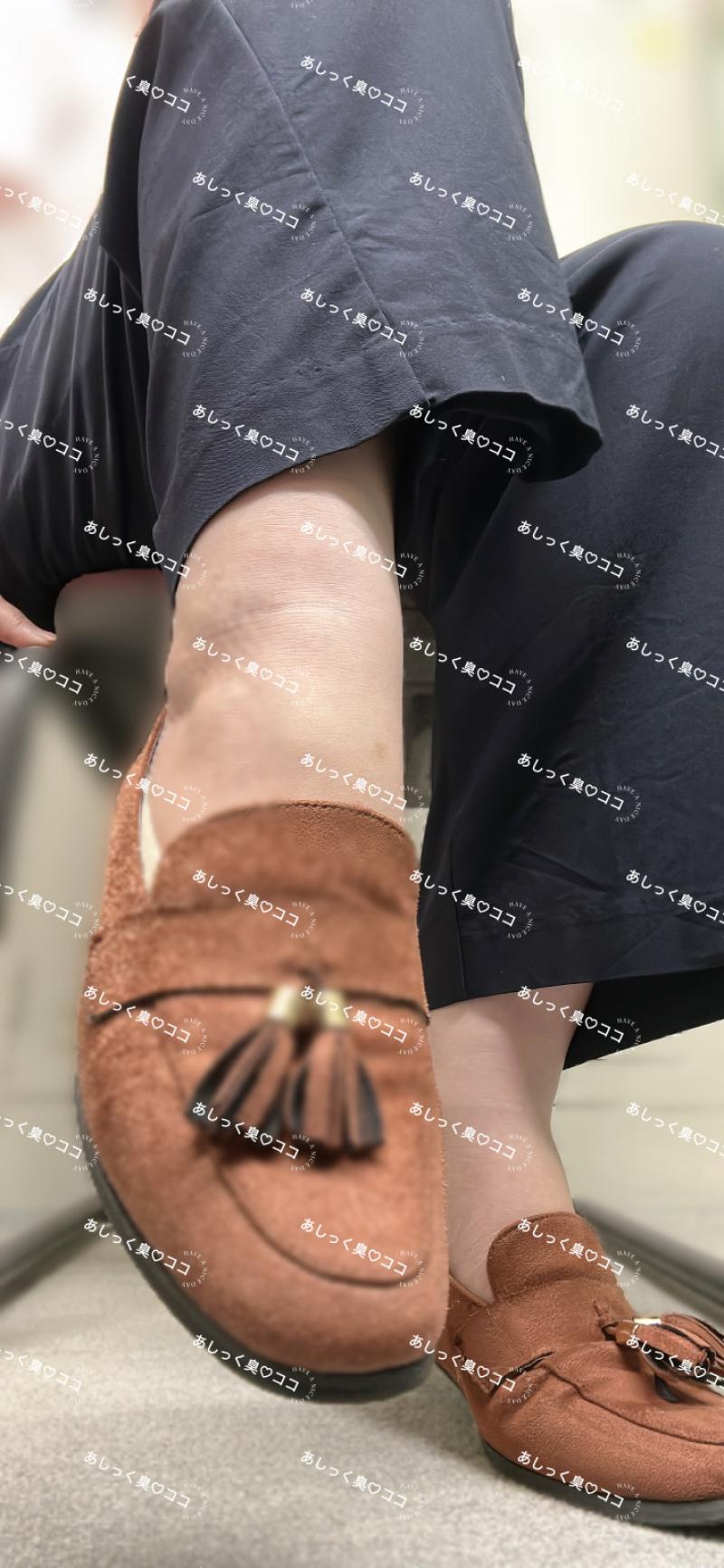 内側ボロボロクタクタのローファー