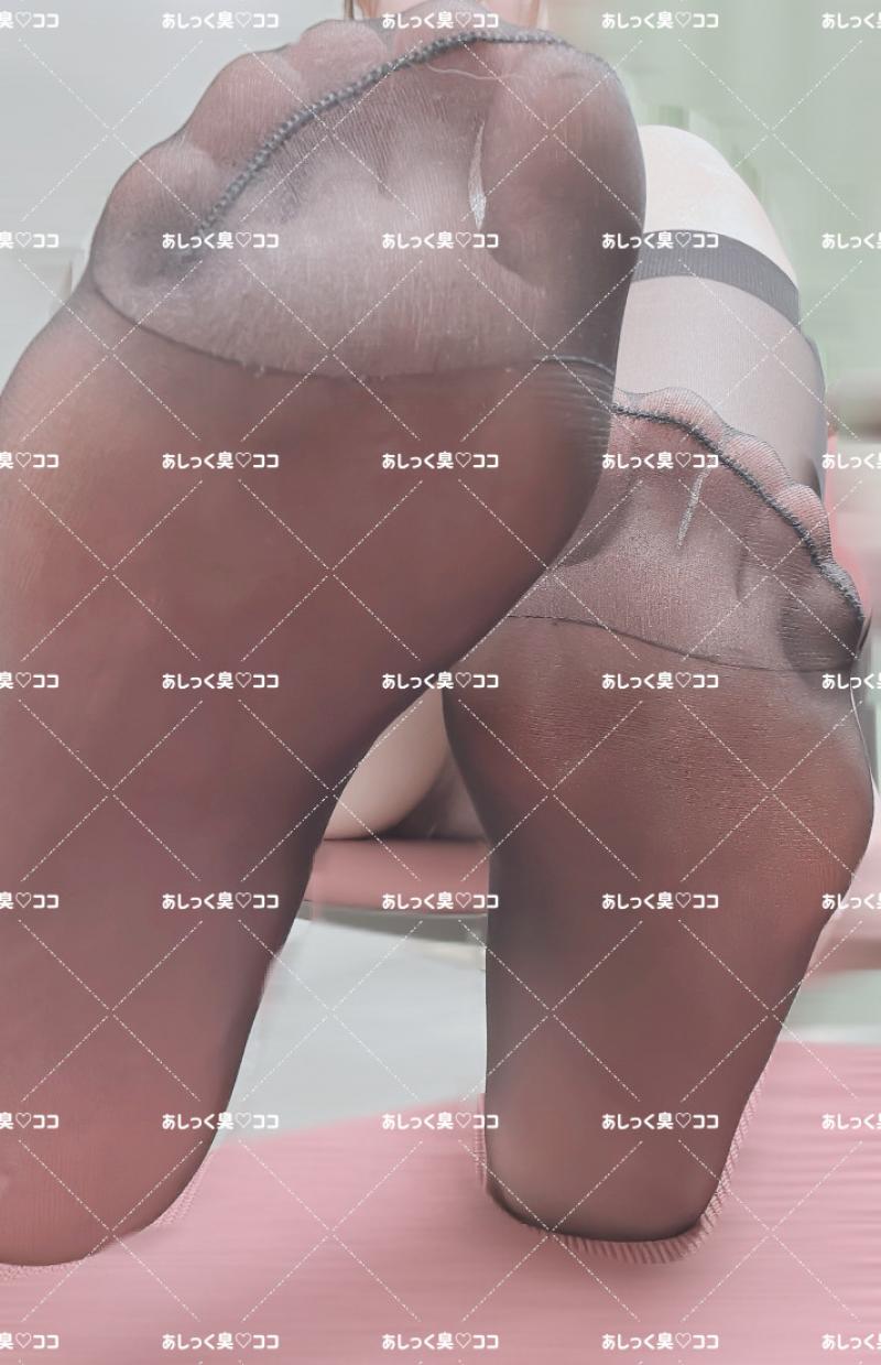 しっとり蒸れてる♡クロの膝下ストッキング♡