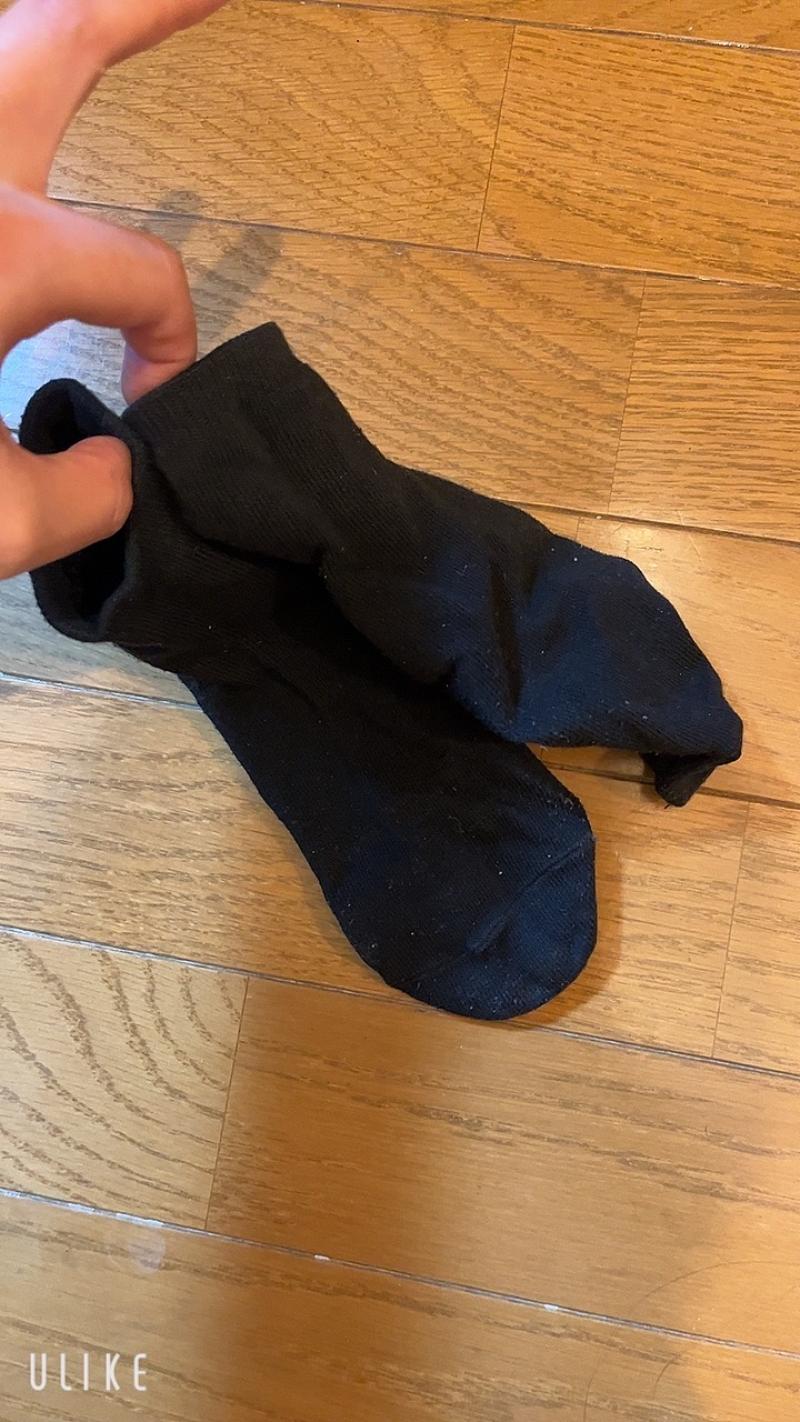 １秒触っただけでニオイ移る丸３日着用激臭靴下