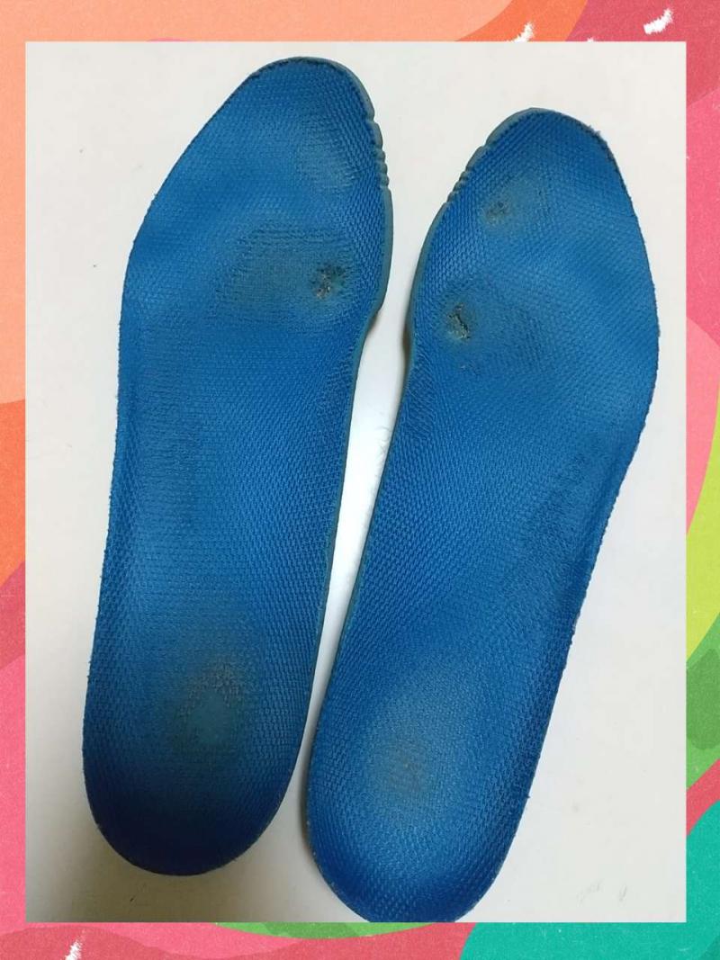 臭ーい(´×ω×`)YONEXのテニスシューズ用インソール