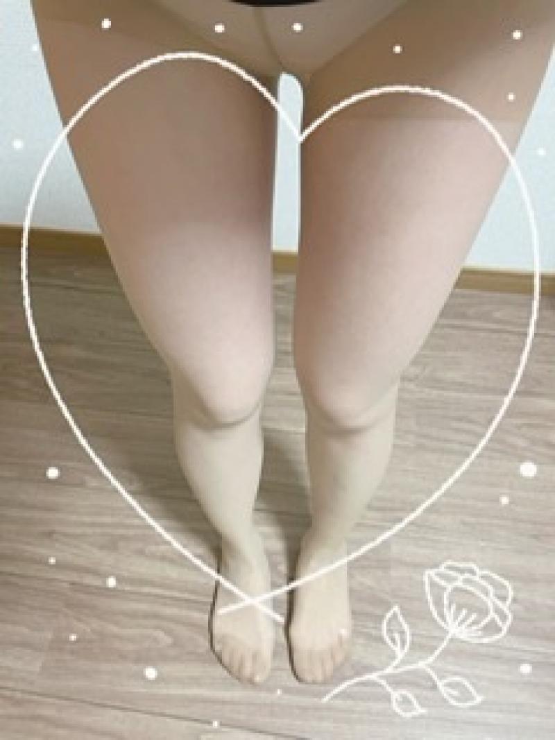 通勤時、仕事中にズボンの中に履くストッキング♡