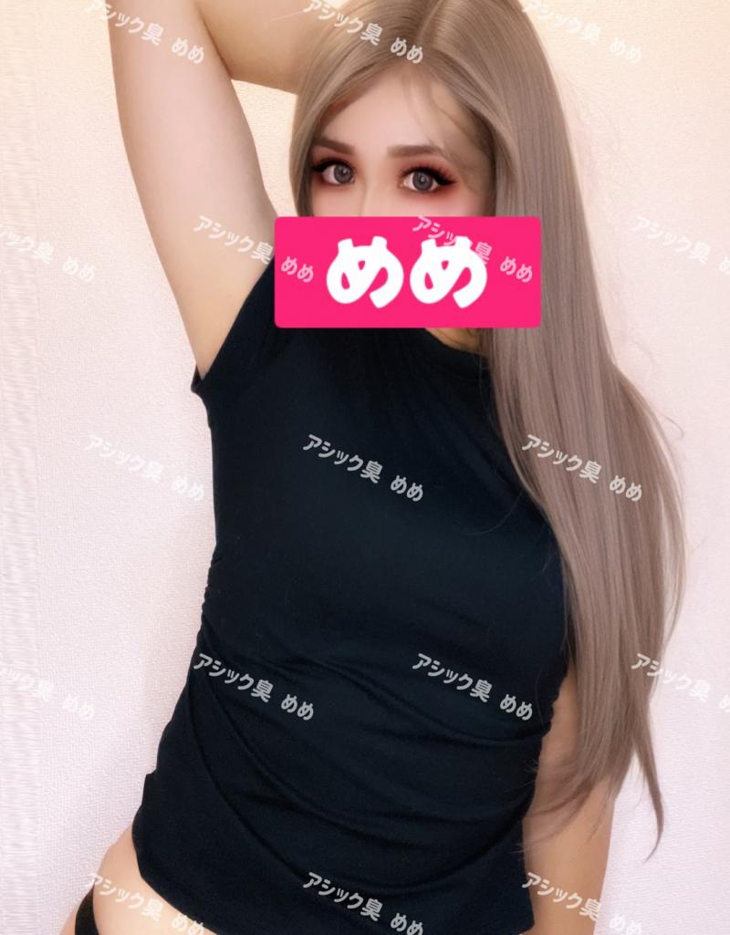 脇臭くなりがち♡ぴたぴた♡黒のチビTシャツ♡