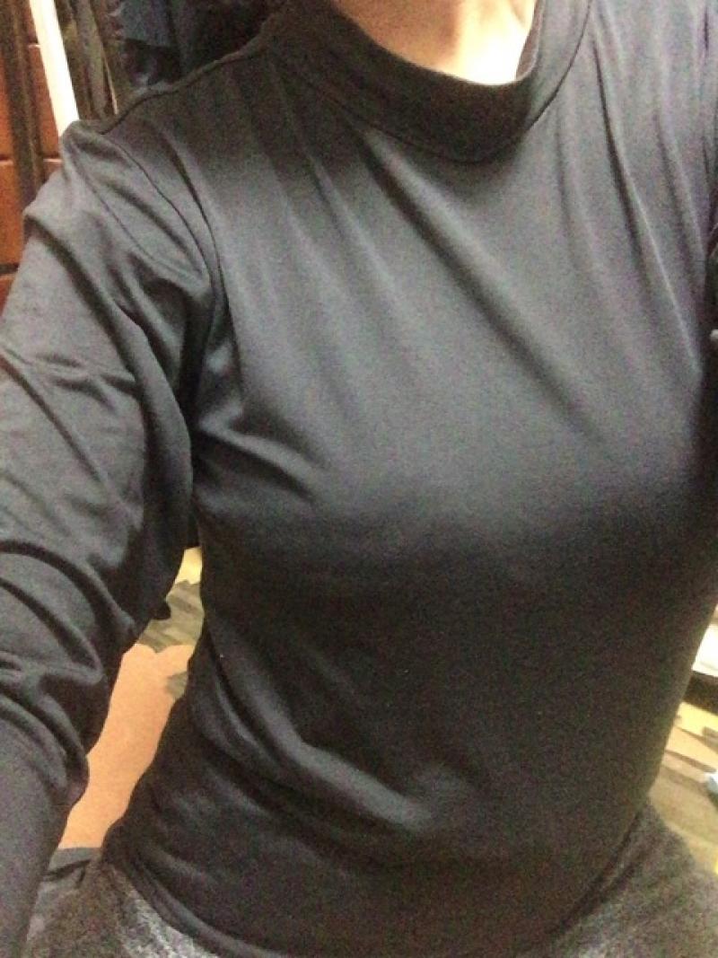 激臭(＞人＜;)長袖Tシャツ★中に着ながら、体育館でテニス❤️❤️