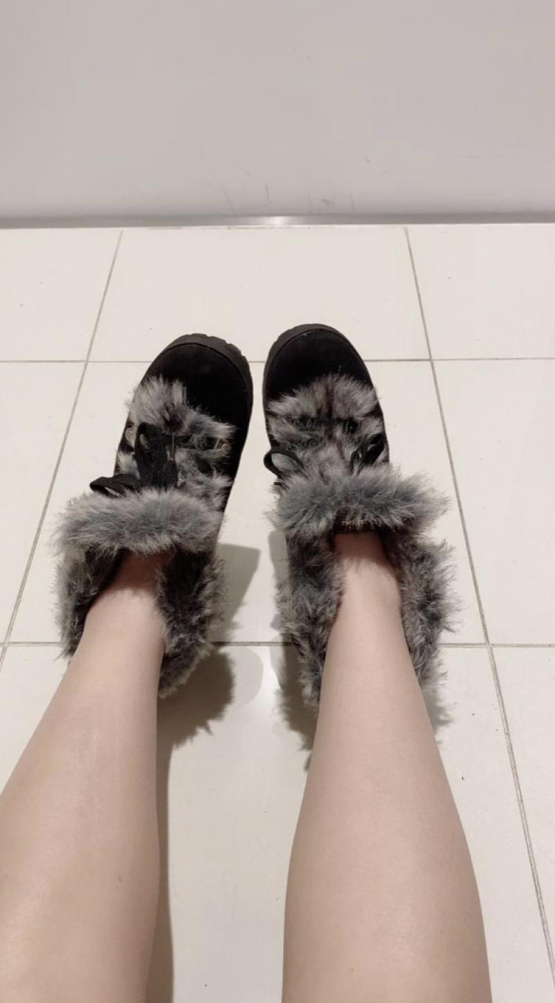 冬の間たくさん履いたブーツ　５年モノです。フランス人のハーフ