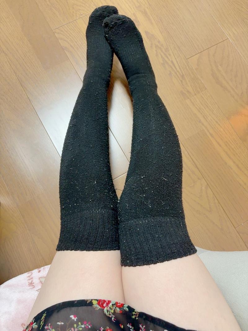 足汁シミシミ♡毛玉たっぷり納豆臭漂う黒ニーハイ♡♡♡