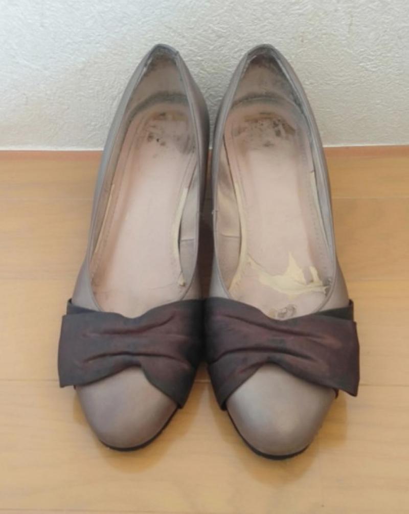 クタクタにした本革パンプス
