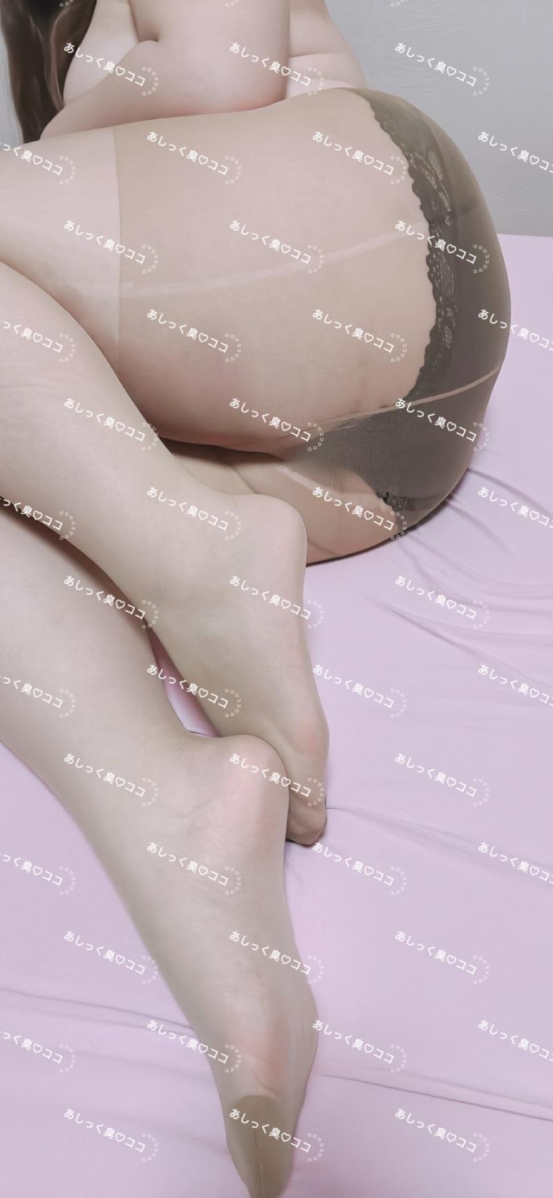 いやん♡破れちゃったストッキング♡