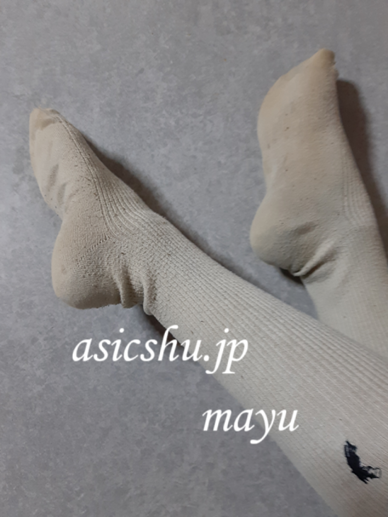 1週間着用でツーンとにおうハイソックス