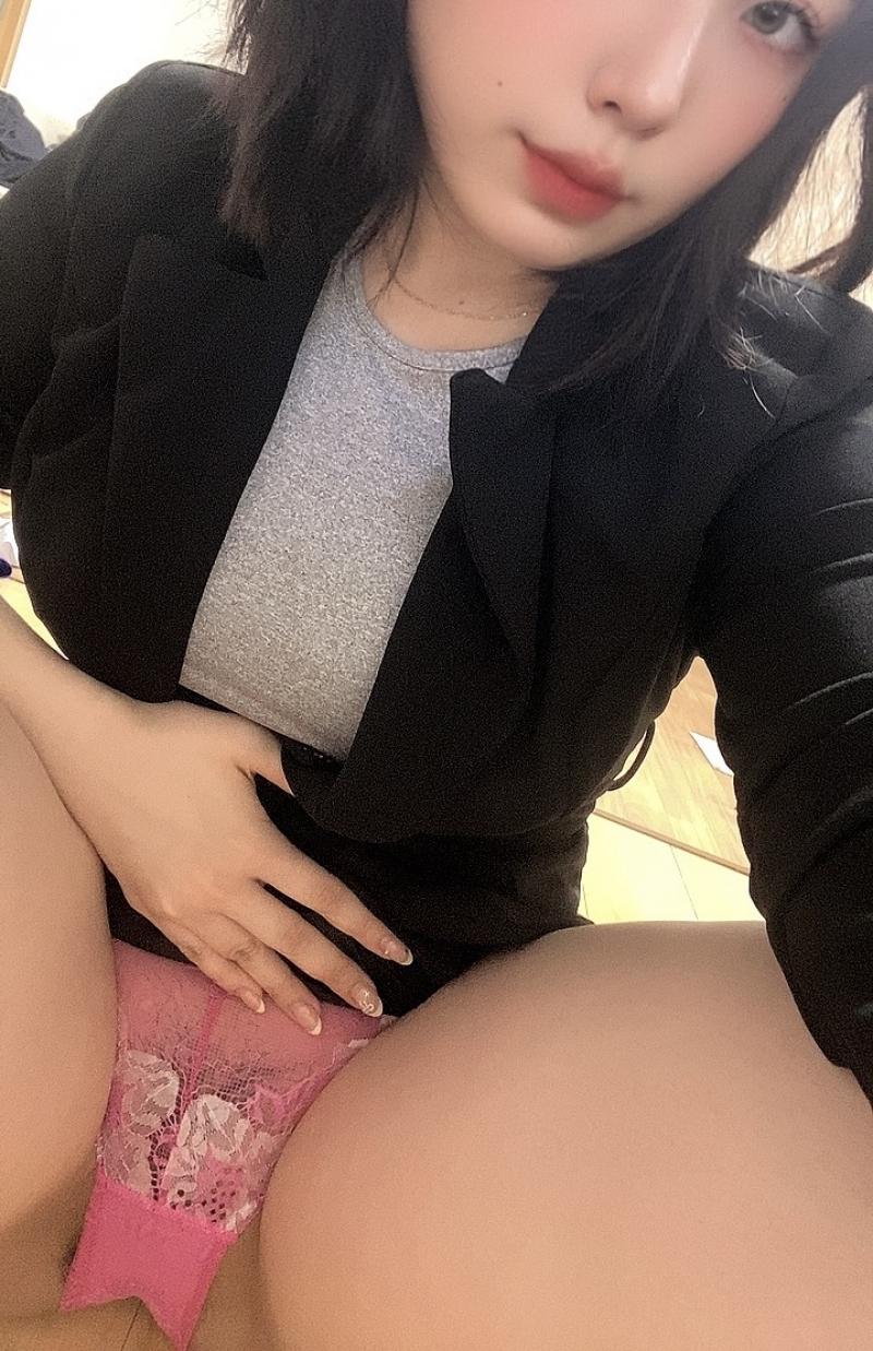 OLの３日履き❤️メス臭漂う濃厚花柄パンティ