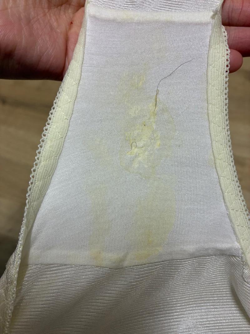 ◯今日も着用◯汚くよごれたパンティ