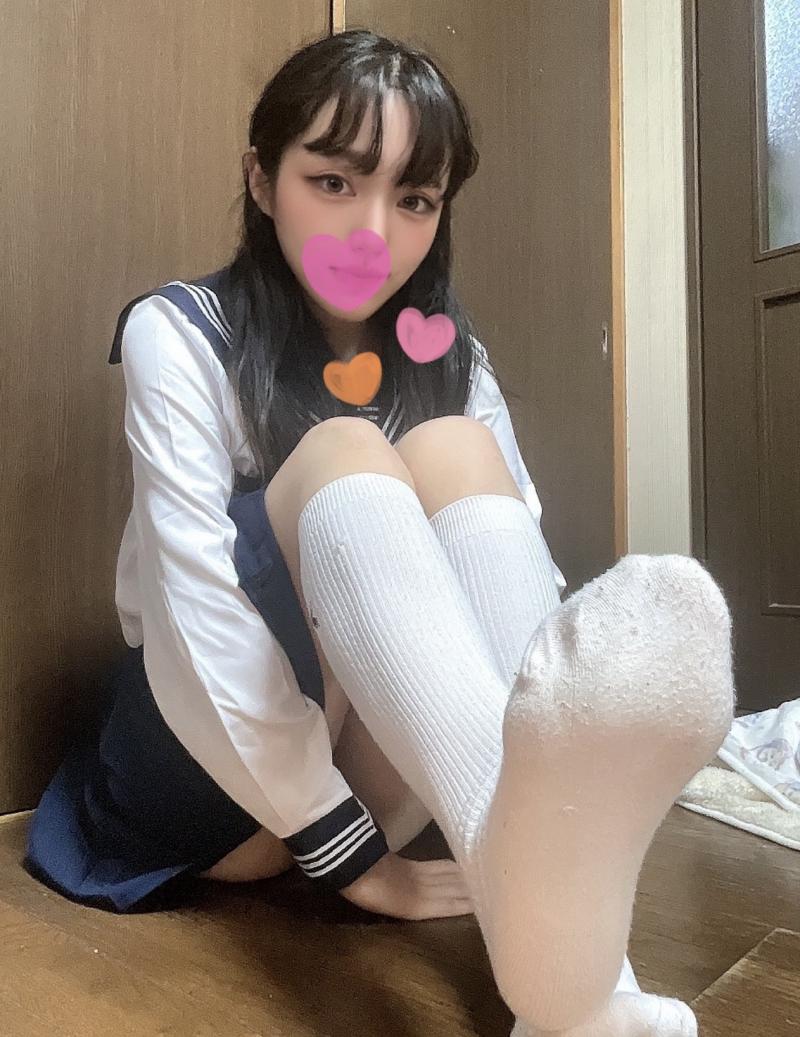 2日着用ずみ♡白ハイソックス