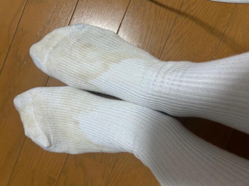 汗染み最悪の1ヶ月履き白ハイソ