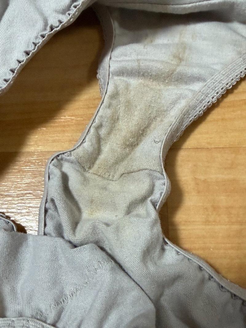 表面まで染み込んでしまったじっとり濃厚ぱんてぃ