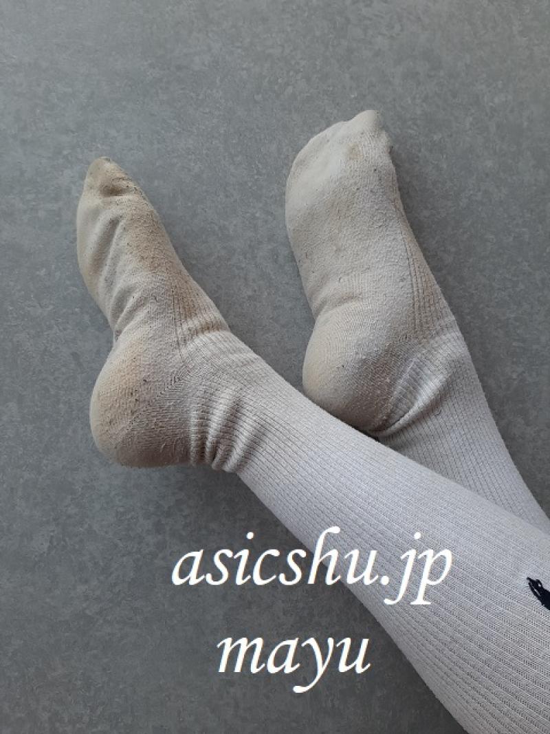 1週間着用でツーンとにおうハイソックス