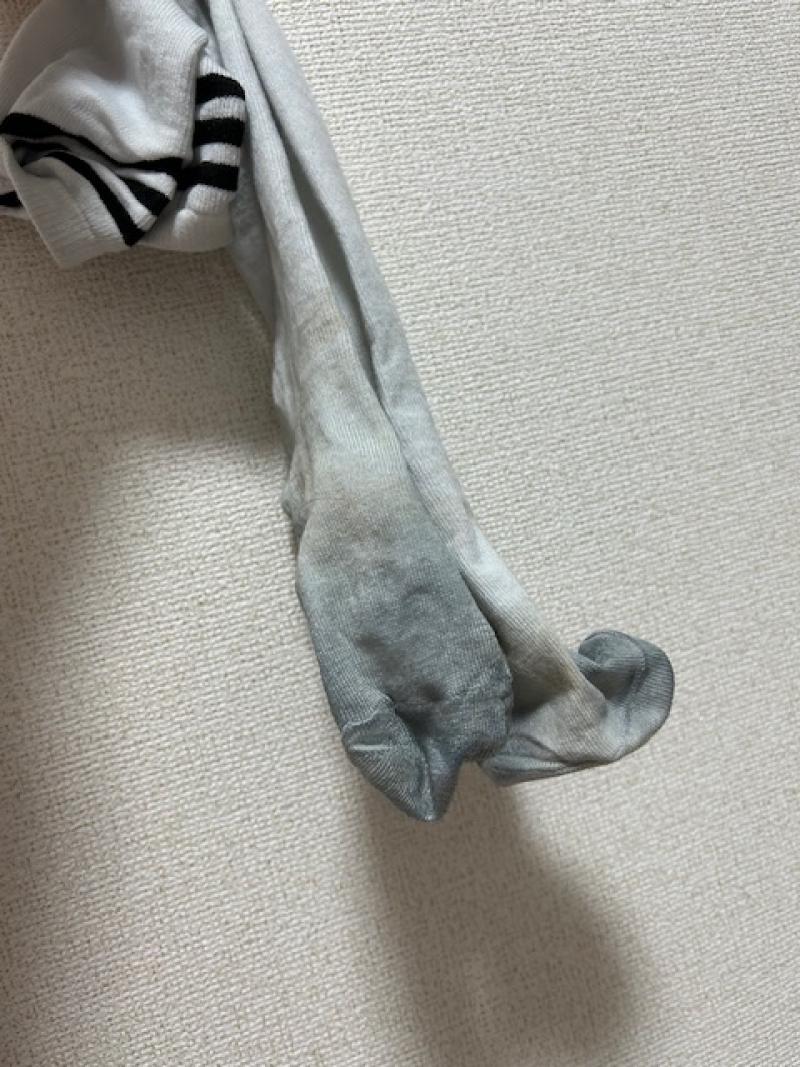 臭すぎる！一ヶ月履きの白靴下｡ﾟ･ (>﹏<) ･ﾟ｡