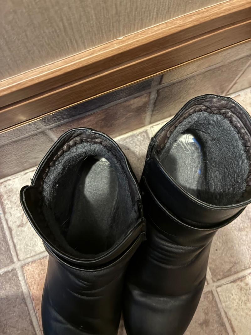 たくさん履き潰したブーツ◯着払い