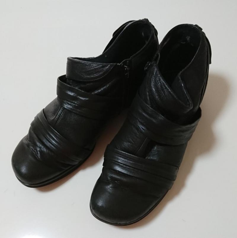 3年愛用の黒いショートブーツ