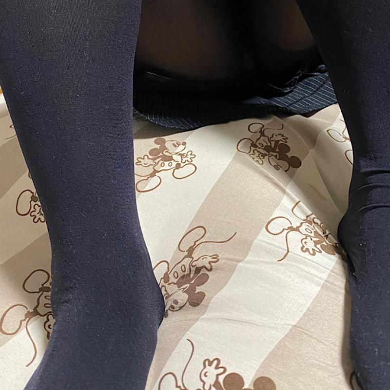 足が臭い女子の5日着用した激臭の匂いがするストッキング