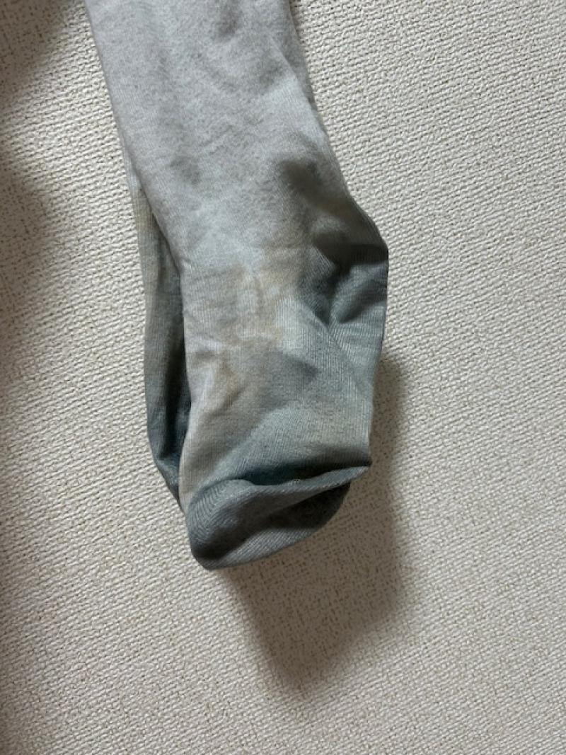 突き抜ける臭い!1ヶ月履き白ハイソ!