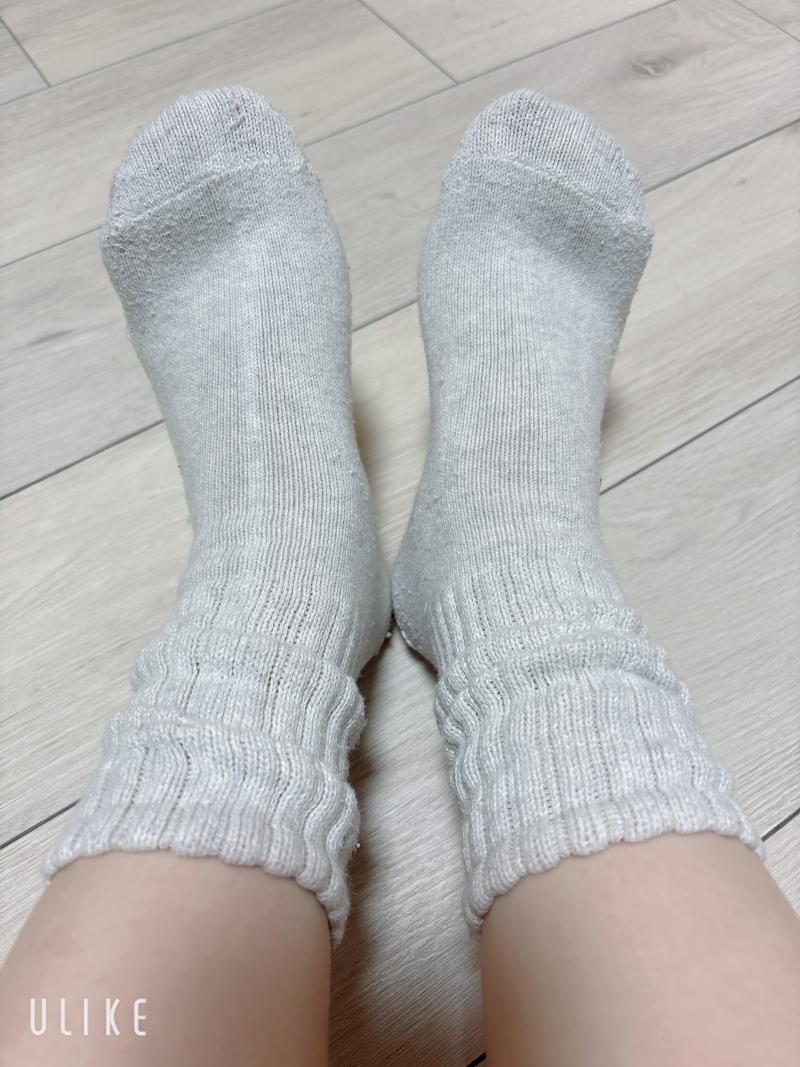 ボロボロになるまで履いた香ばしい匂いの靴下