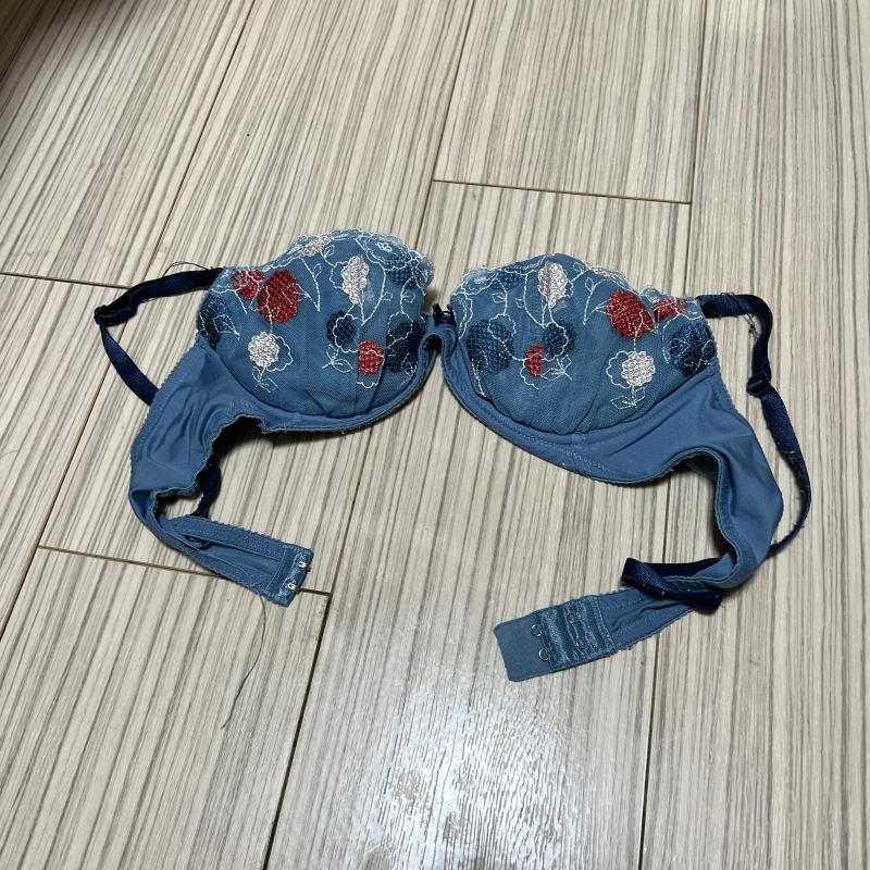 お仕事中3日着用！ボロボロ汗ばみブラジャー