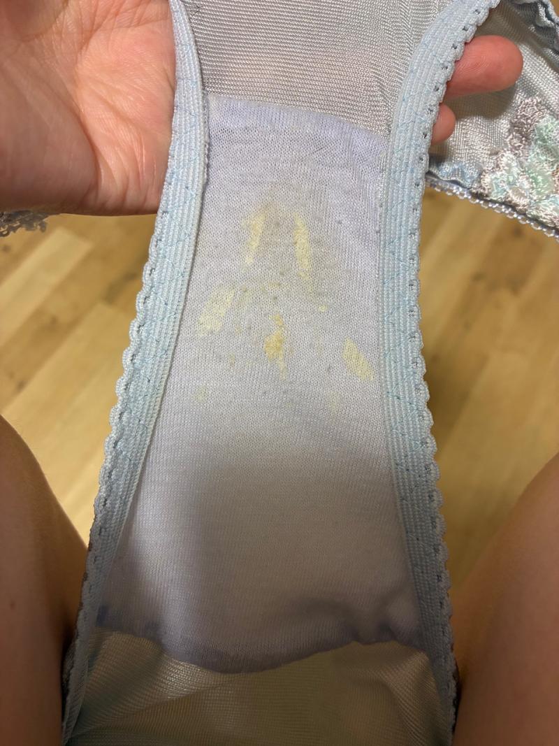 ◯明日も着用◯臭いパンティ