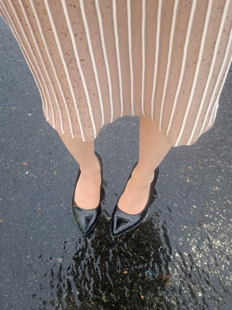 洗わず10日着用した、雨で蒸れたストッキング
