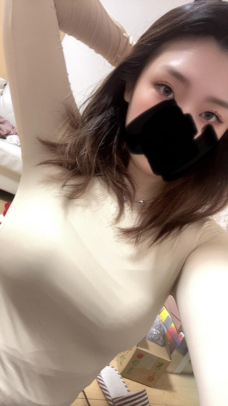スーツの下で蒸れたワキガインナー