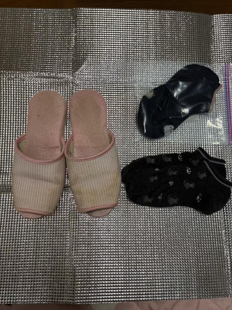 ピンク色のスリッパと靴下セット