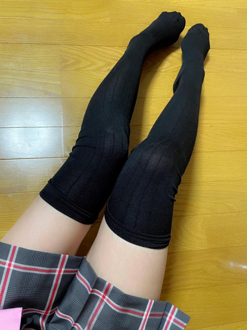 パチ屋店員♡1日着用クサクサニーハイ