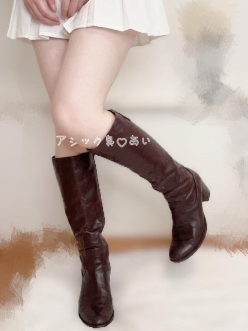 5年愛用ガチボロ（ ᵕ̩̩ ᵕ̩̩ ）あいのヘビロテロングブーツ♡中の皮が剥がれて靴下が真っ黒になるくらい使い古し
