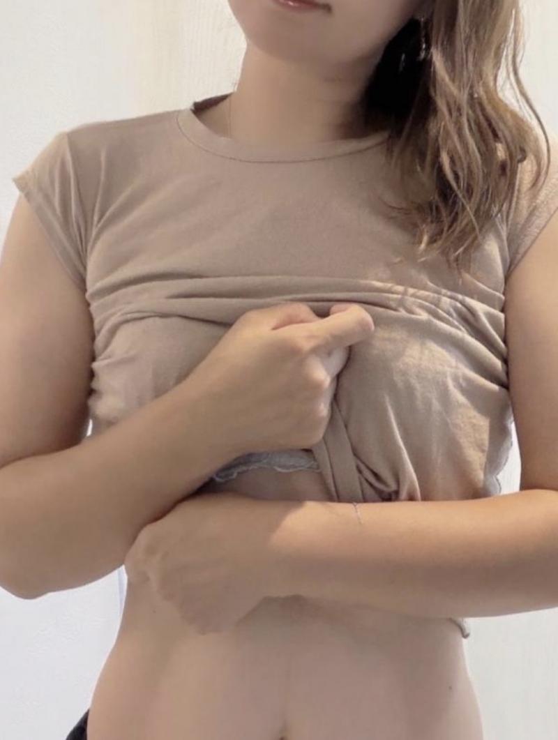 濃すぎる汗臭に耐えられるかしら？ヨガでびっしょりにしたTシャツ