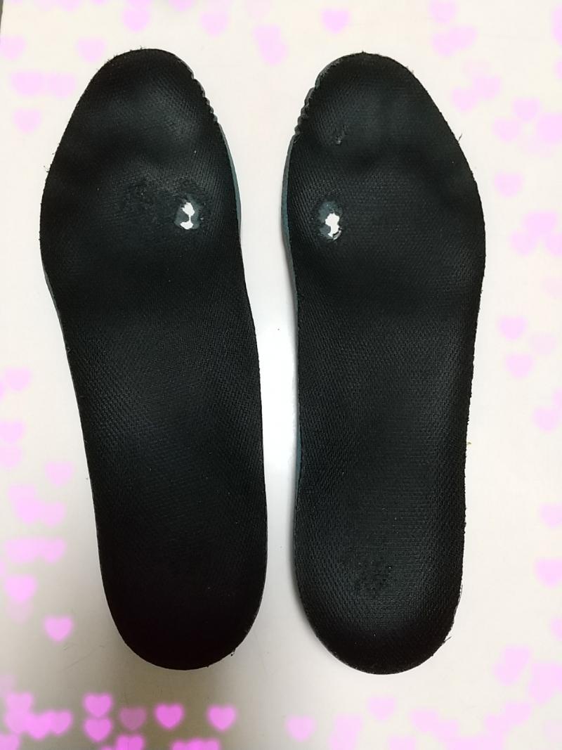 超臭ーい&しっとり…テニスシューズのインソール