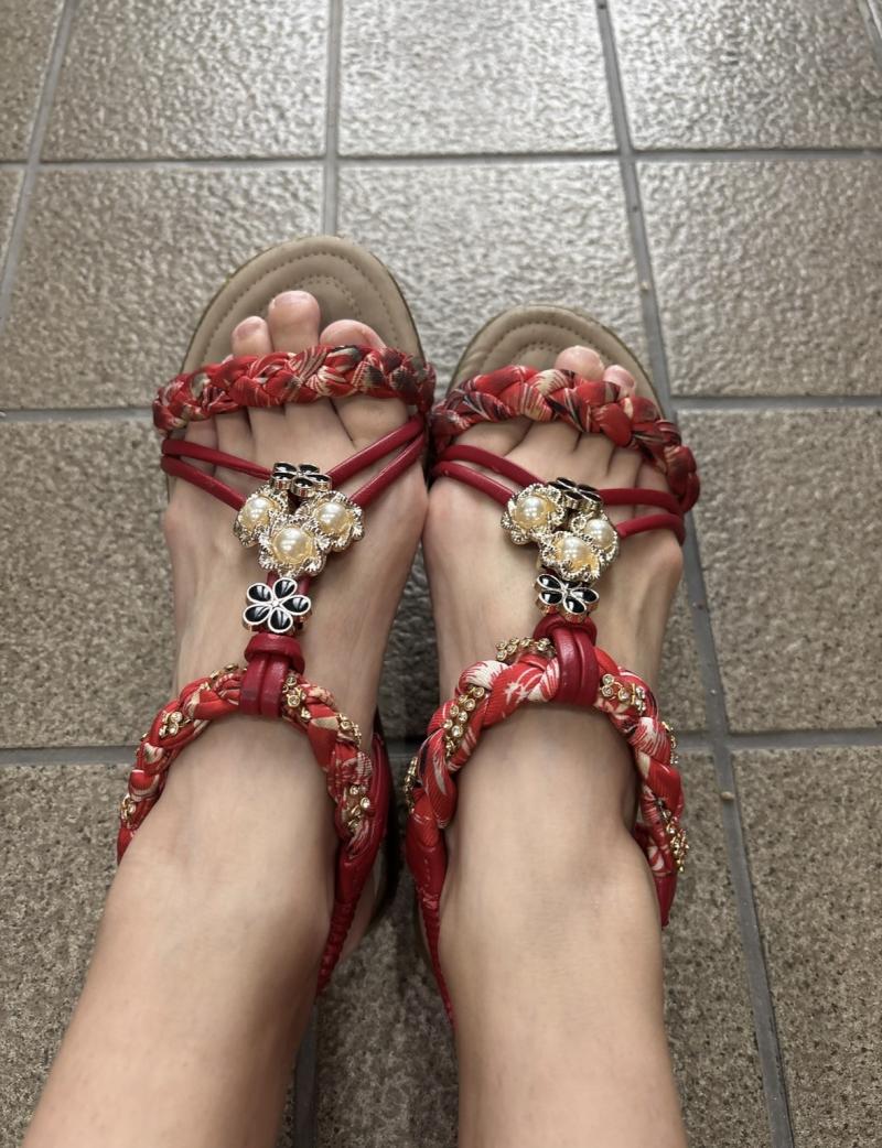 5年以上愛用♡赤色のサンダル