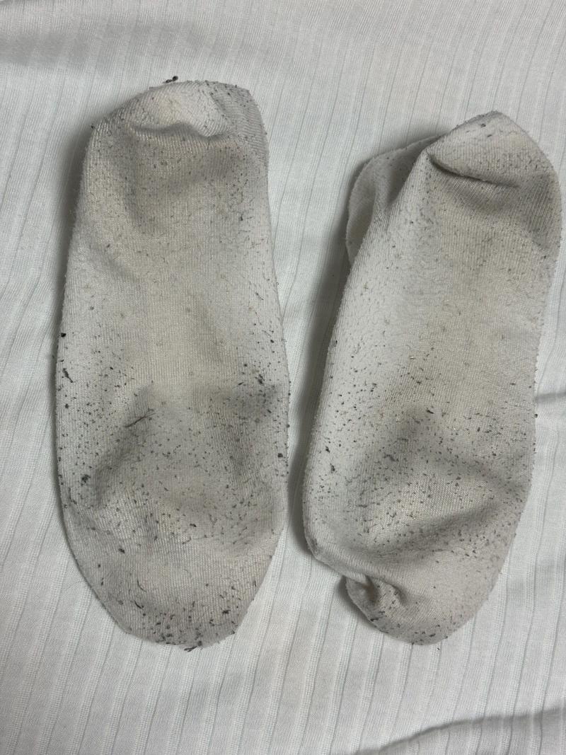 汚れがすごい靴下使用感たっぷり