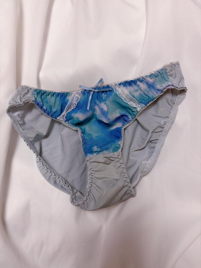 昨日履いていたパンツ♡脱ぎたてサテンパンツ