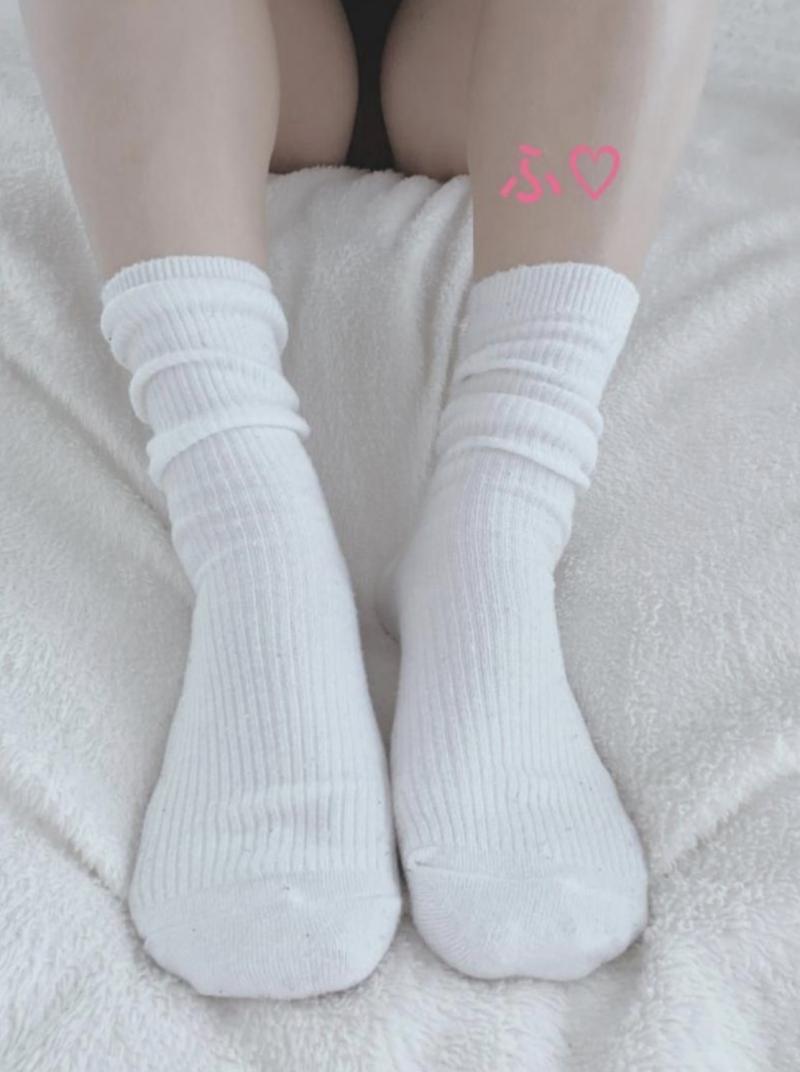 ●たっぷり3日着用●フェスで騒いで酸っぱい匂いになった白ソックス●