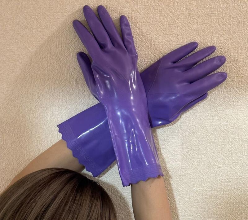 ゴム手袋の好きな方へ くちゃいですw