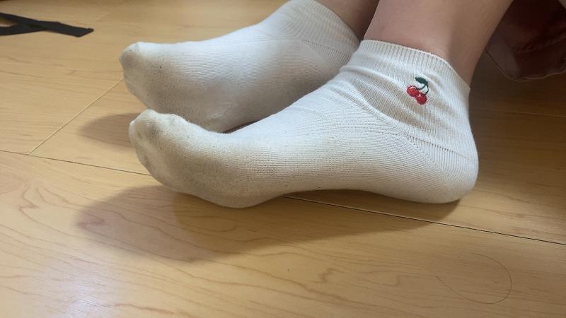 もわっと臭う強烈足臭ソックス❤️5日履き