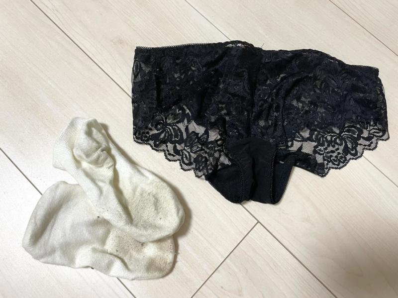 4日履き臭〜いソックスとおりもの付きレースパンティセット♡